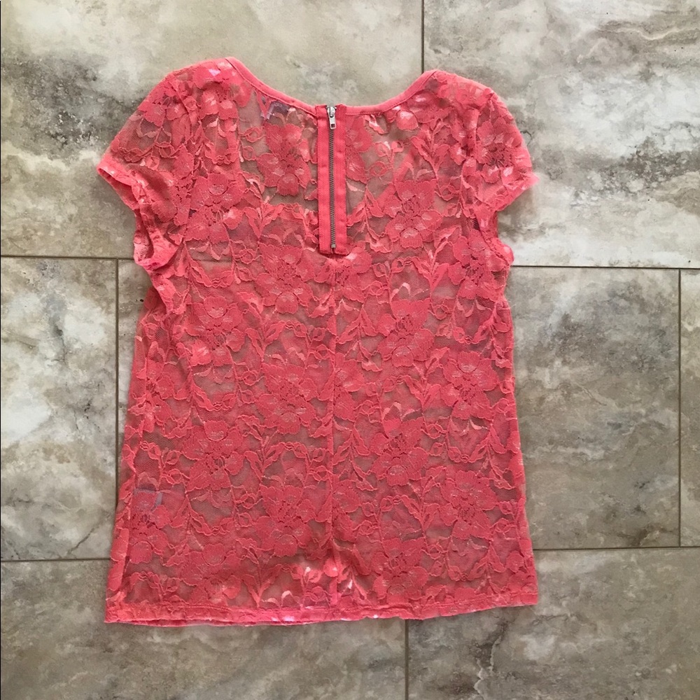 Charlotte Russe Lace Short Sleeve Top - Picture 3 of 3